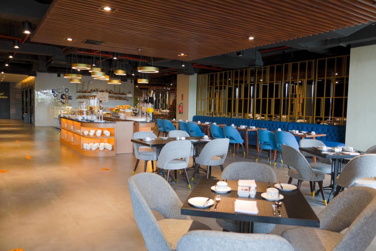 Grand Swiss-Belhotel Darmo Surabaya Exterior photo