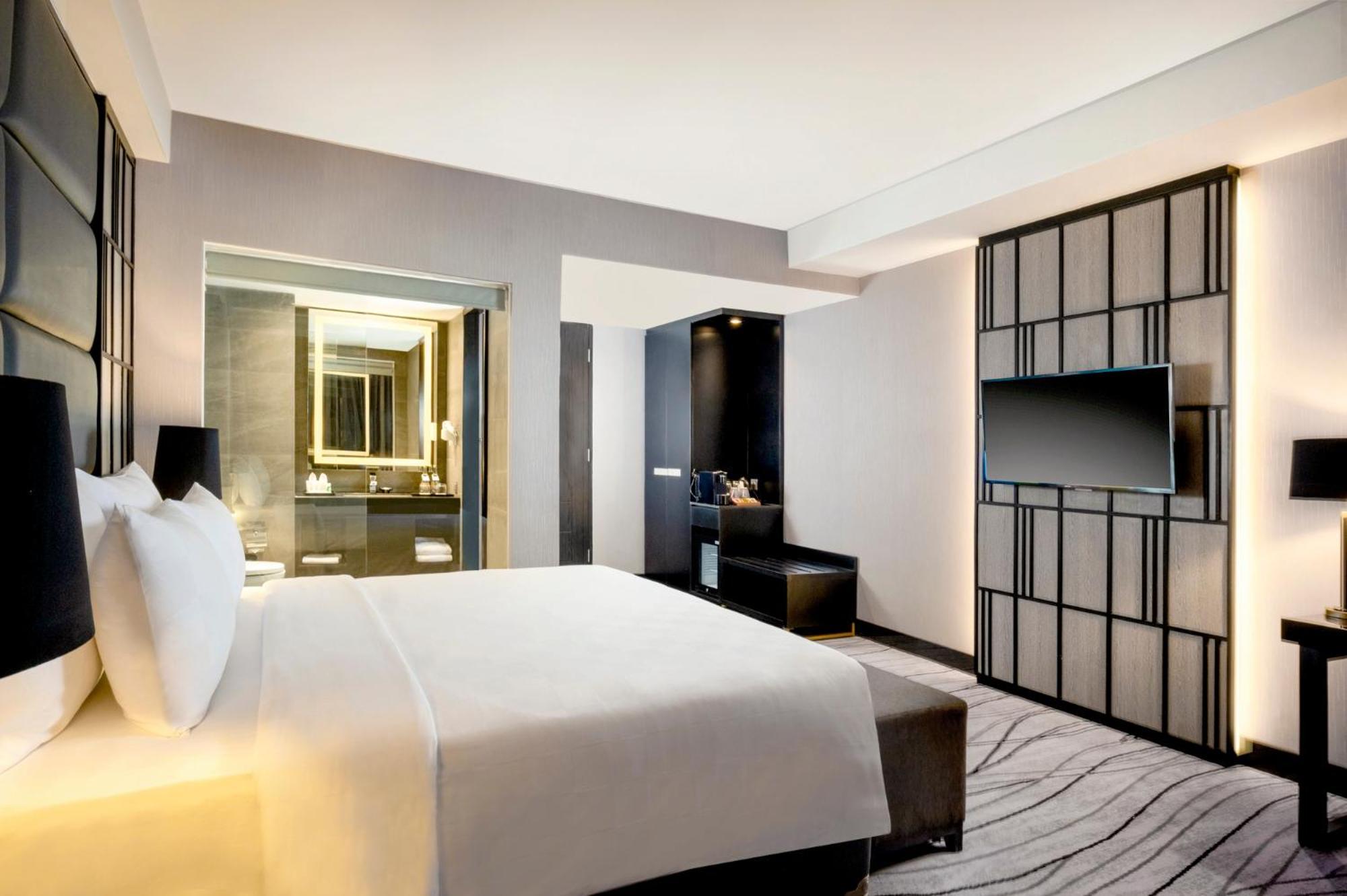 Grand Swiss-Belhotel Darmo Surabaya Exterior photo